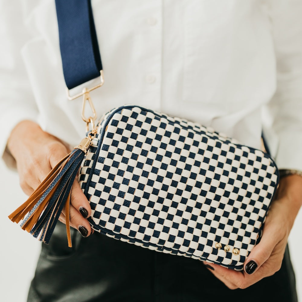 Woven Willow Camera Crossbody Bag Wholesale-Crossbody Bag-Pretty Simple